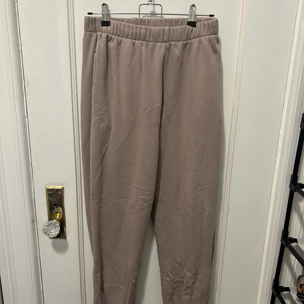 Woman’s brandy Melville sweatpants